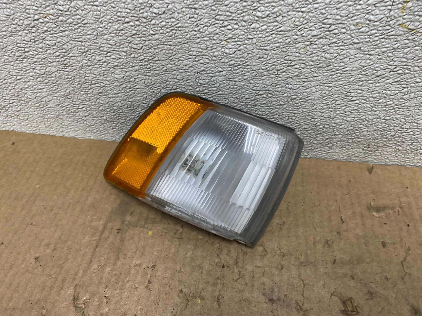 1989 to 1994 Mitsubishi Galant front corner light Right W7950 PS1