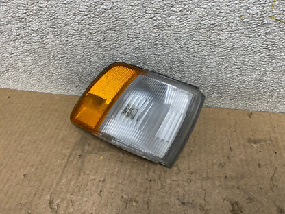 1989 to 1994 Mitsubishi Galant front corner light Right W7950 PS1