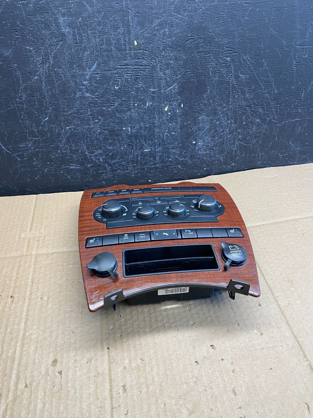 2005 to 2007 Jeep Commander Grand Cherokee A/C Climate Control Bezel ac9406 DG3