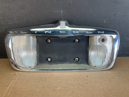 1998-2002 Lincoln Town Car Trunk Finish Panel Reverse License Plate ae8420 DG0