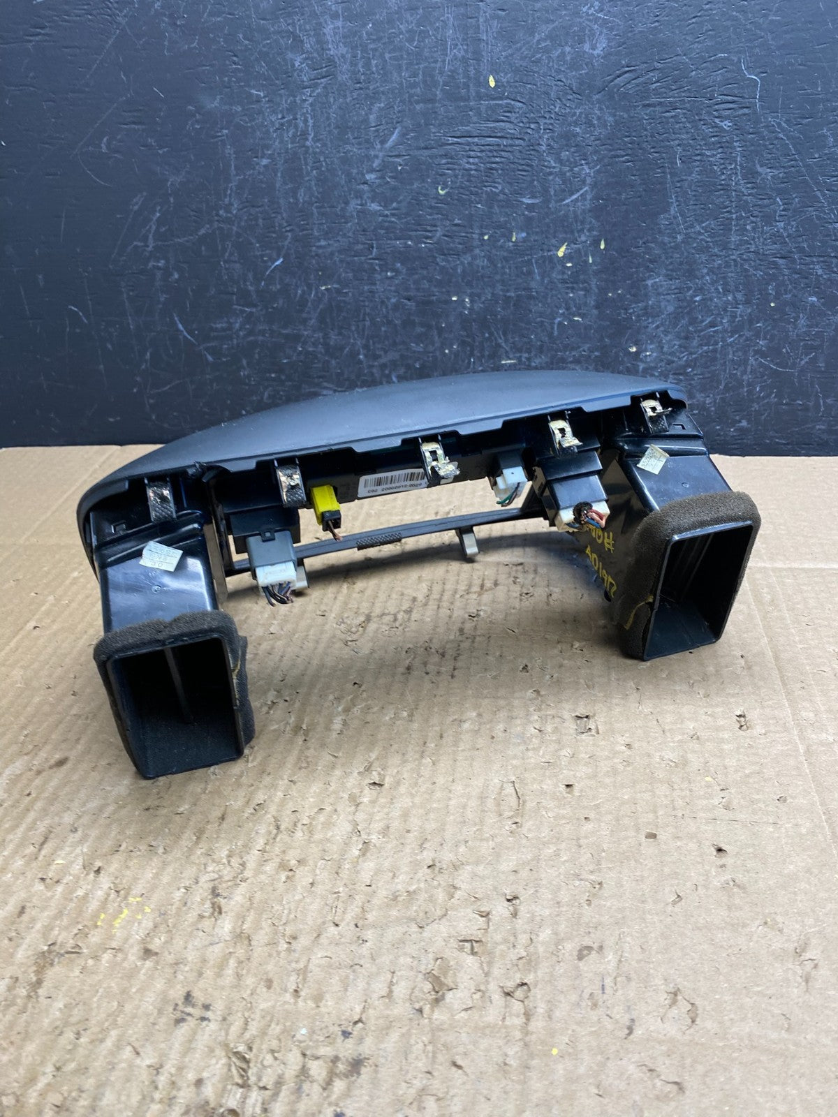 2006 - 2009 Hyundai Accent Center Radio Hazard Air Vent Bezel AD1912 DG3