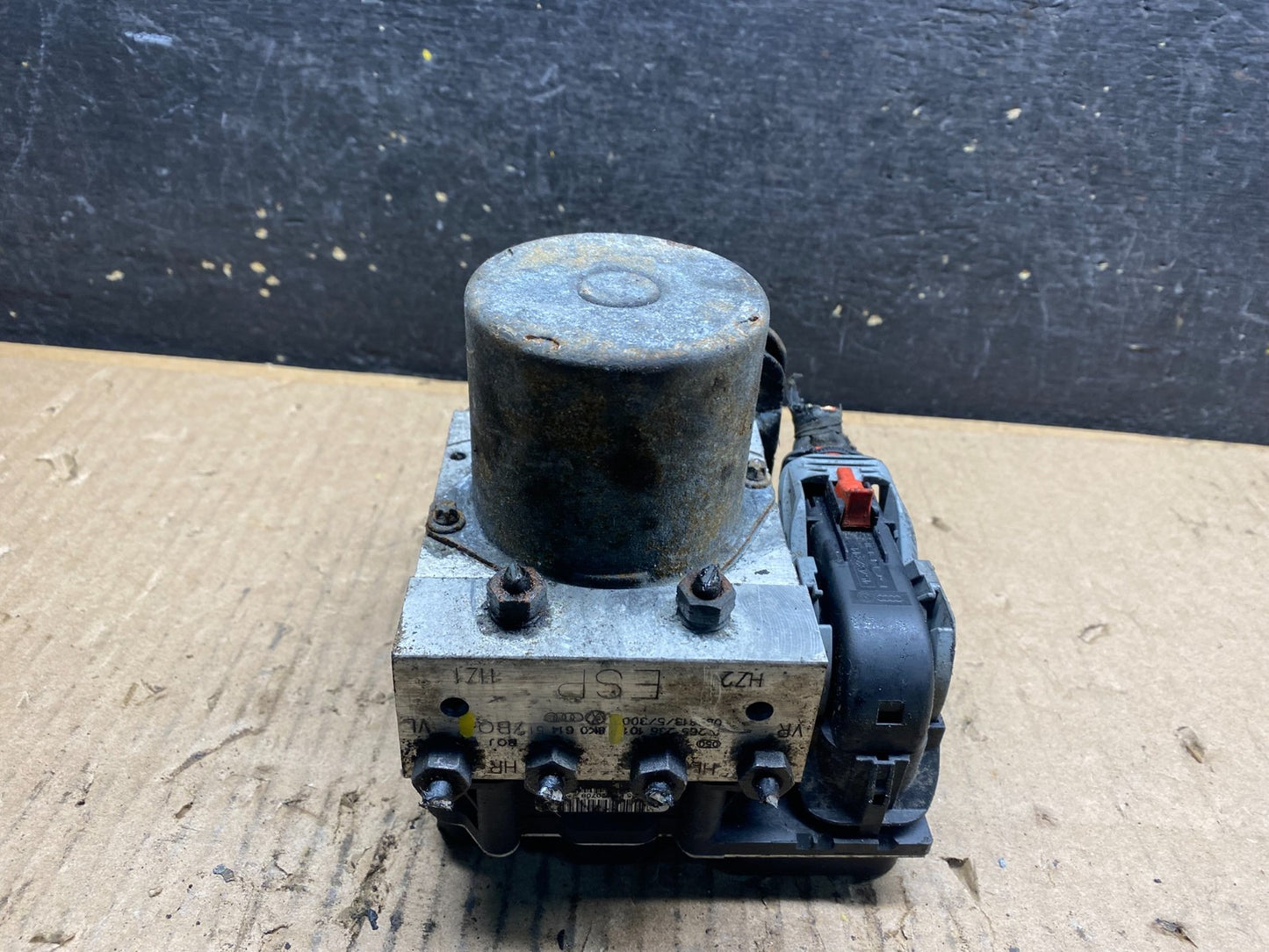 2009 to 2010 Audi A4 A5 ABS Anti-Lock Brake Pump 8k0614517BO v0774 DG3