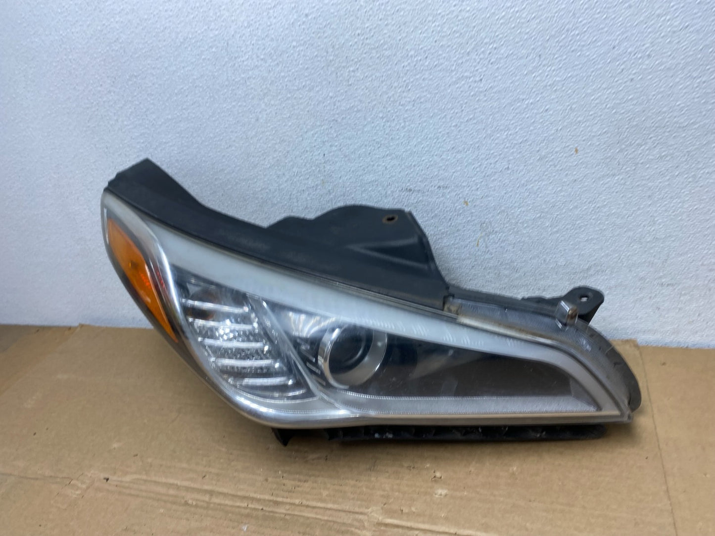 2015-2017 Hyundai Sonata Right Passenger RH Side Halogen Headlight AD3827 DW1