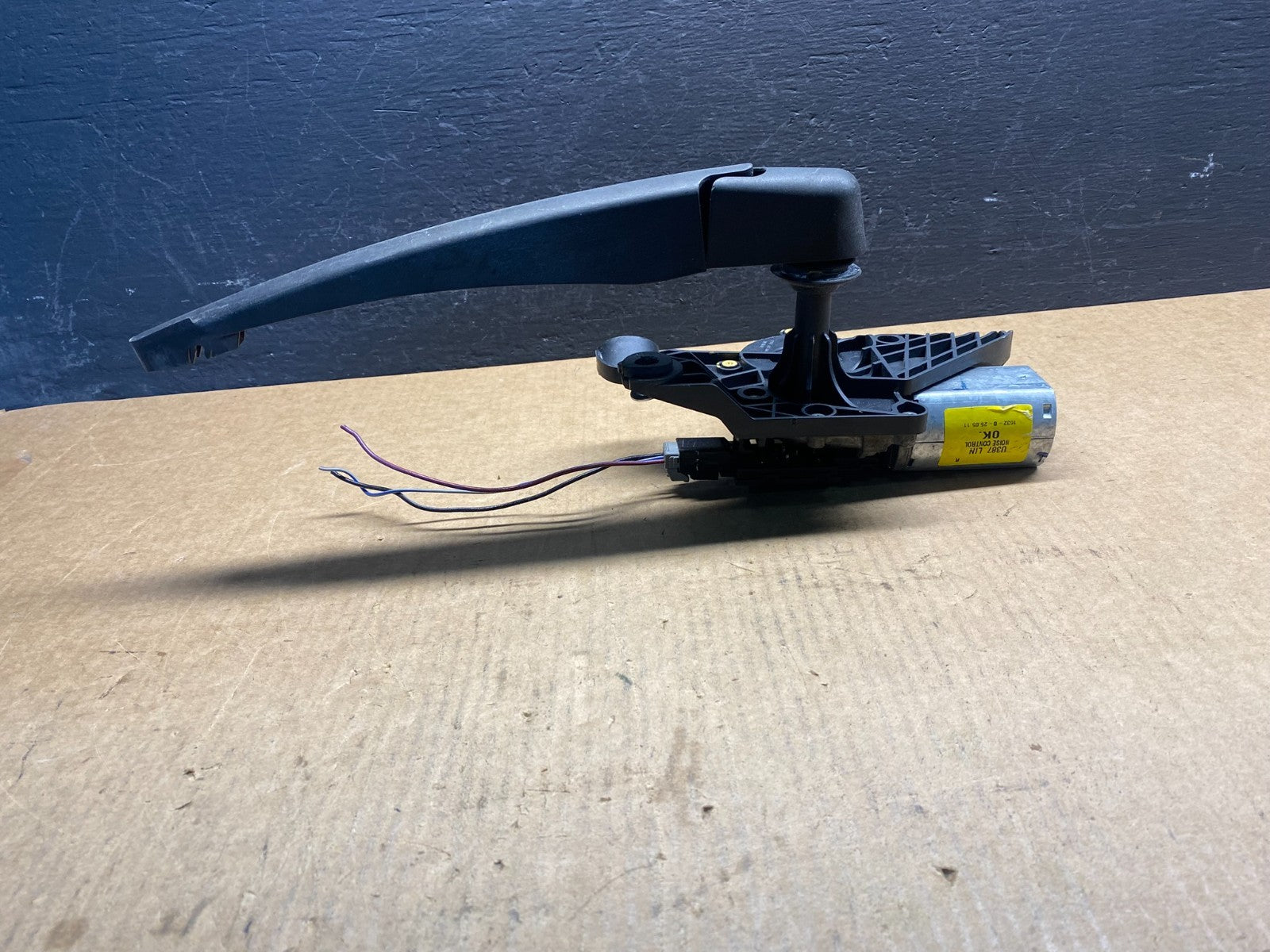 2011 to 2014 Ford Edge Licnoln MKX Rear Windshield Wiper Motor ac6978 DG3
