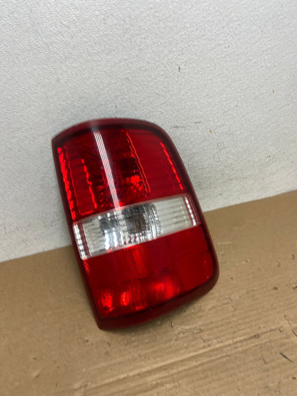 2004 to 2008 Ford F150 F-150 Right Passenger RH Side Tail Light AD3966 LK2