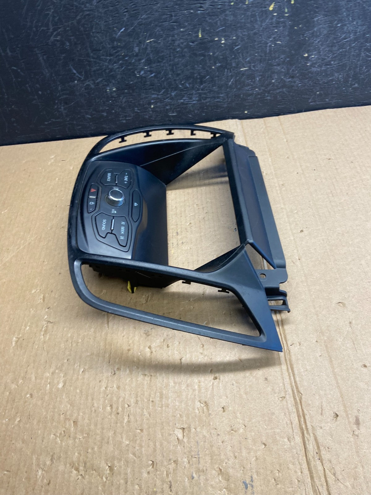 2013 2014 2015 2016 Ford Escape Dash Radio Control Panel Bezel AE3800 DG3