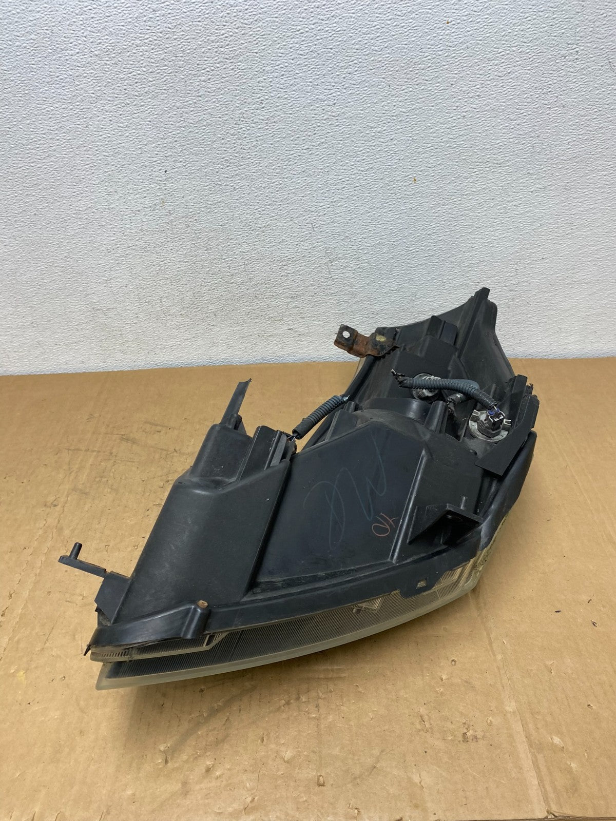 2004 to 2009 Nissan Quest Right Passenger RH Black Headlight AC8597 DW6