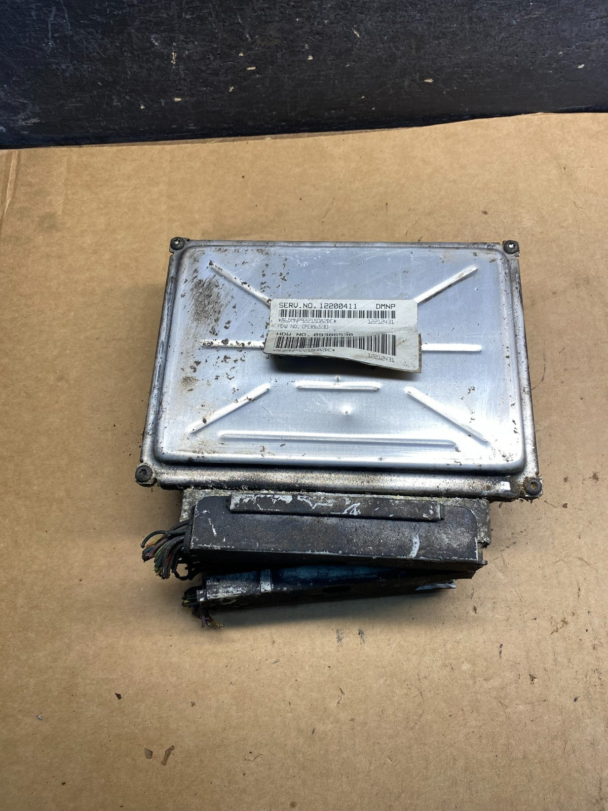 2001-2002 Silverado Tahoe Engine Computer Module 12200411 ECM ECU AH7238 DW0