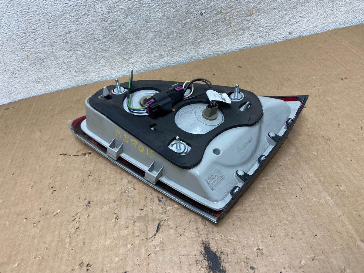 2008 - 2012 Buick Enclave Left Driver Lh Inner Tail Light AI9015 LK5