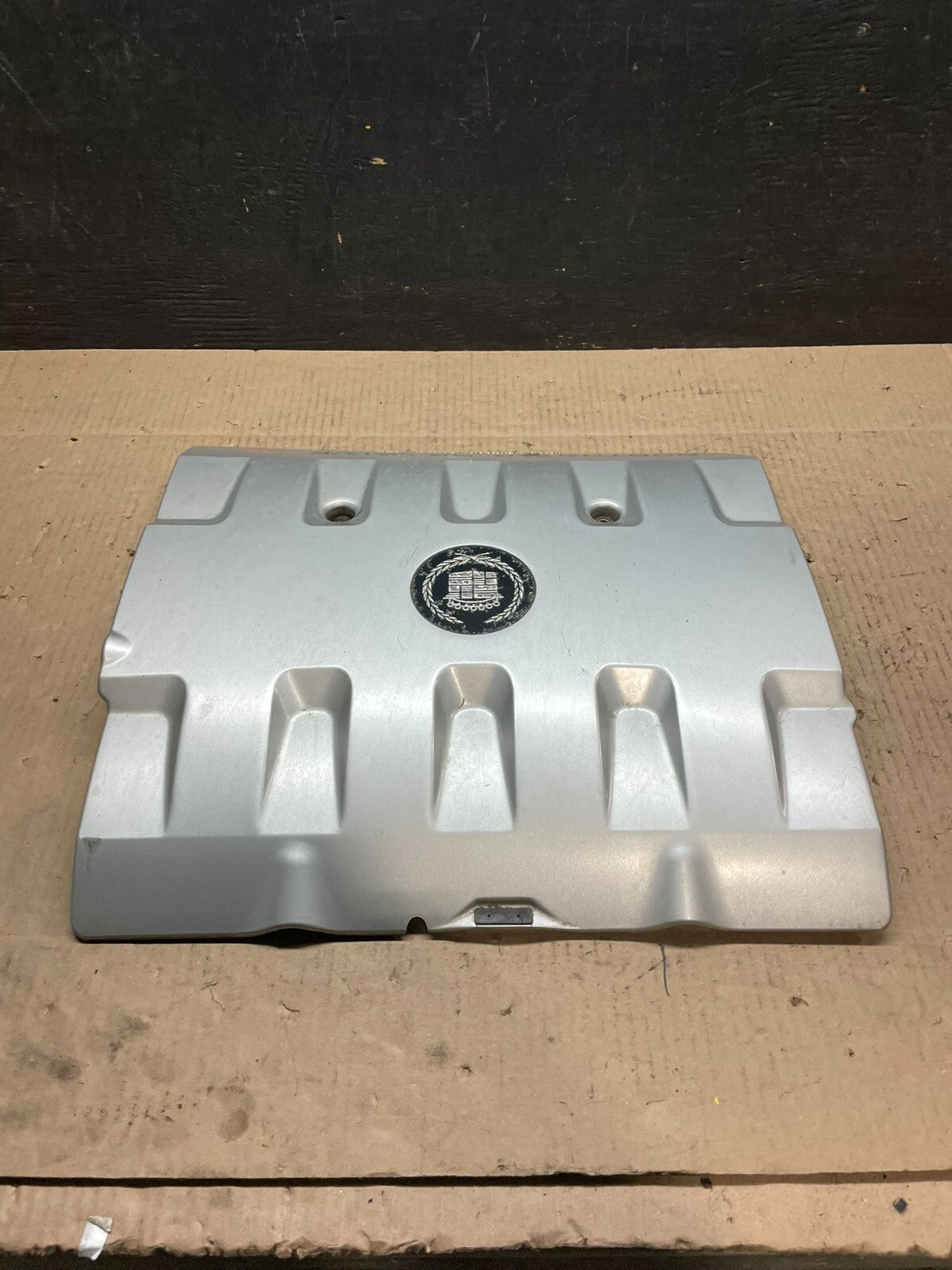 2001 to 2004 Cadillac Deville Seville Northstar Engine Motor Cover i7728 DG1