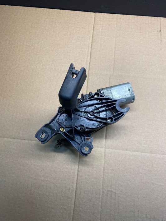2010 to 2012 Lincoln MKT 2008 2009 Taurus X Rear Windshield Wiper Motor AB4191DG0