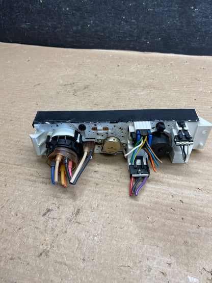 2001 - 2007 GMC Chevrolet Express 1500 Climate Control A/C ah3709 DG3