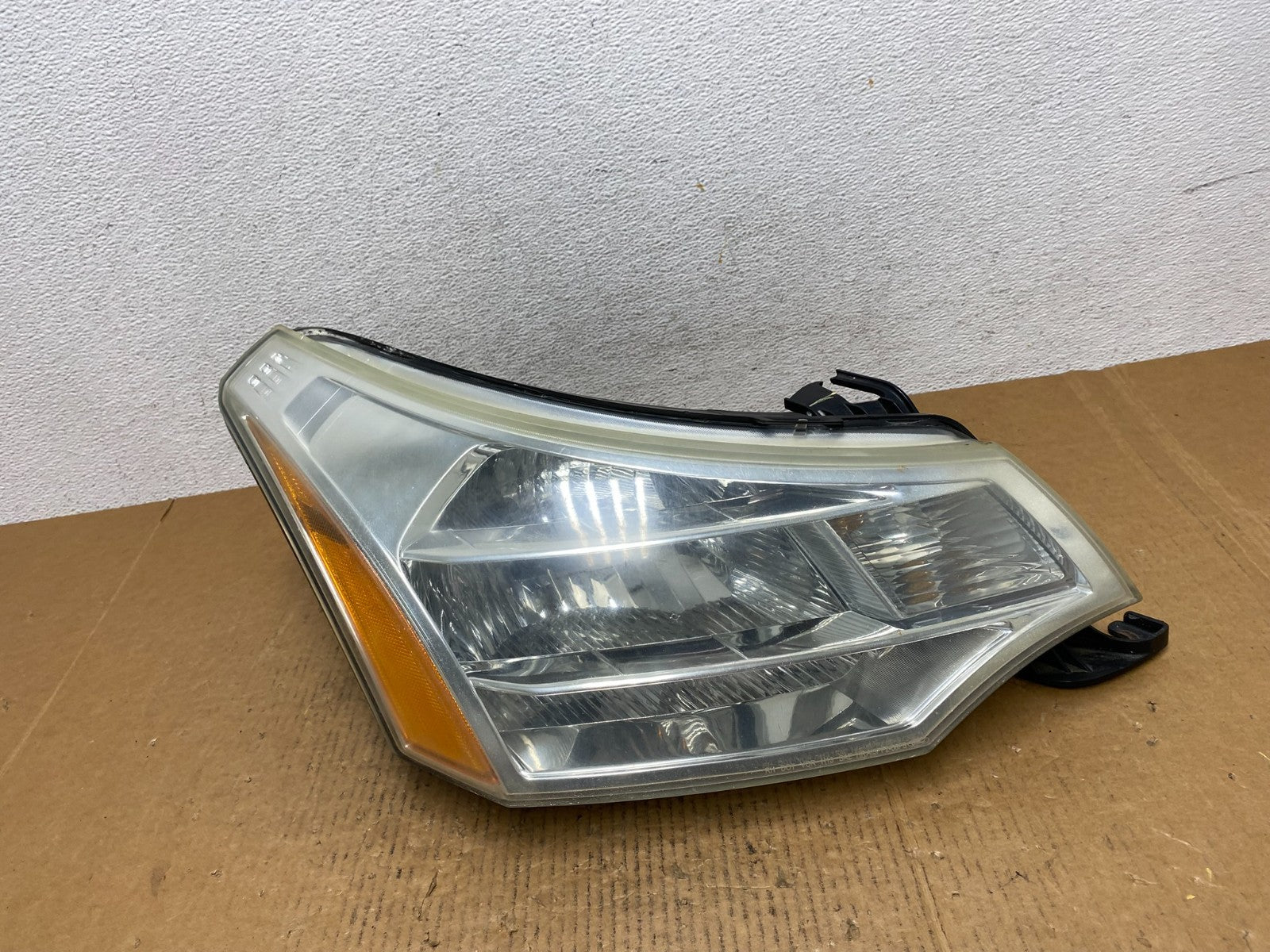 2008 2009 2010 2011 Ford Focus Right Passenger Rh Side Headlight AE0598 DW0