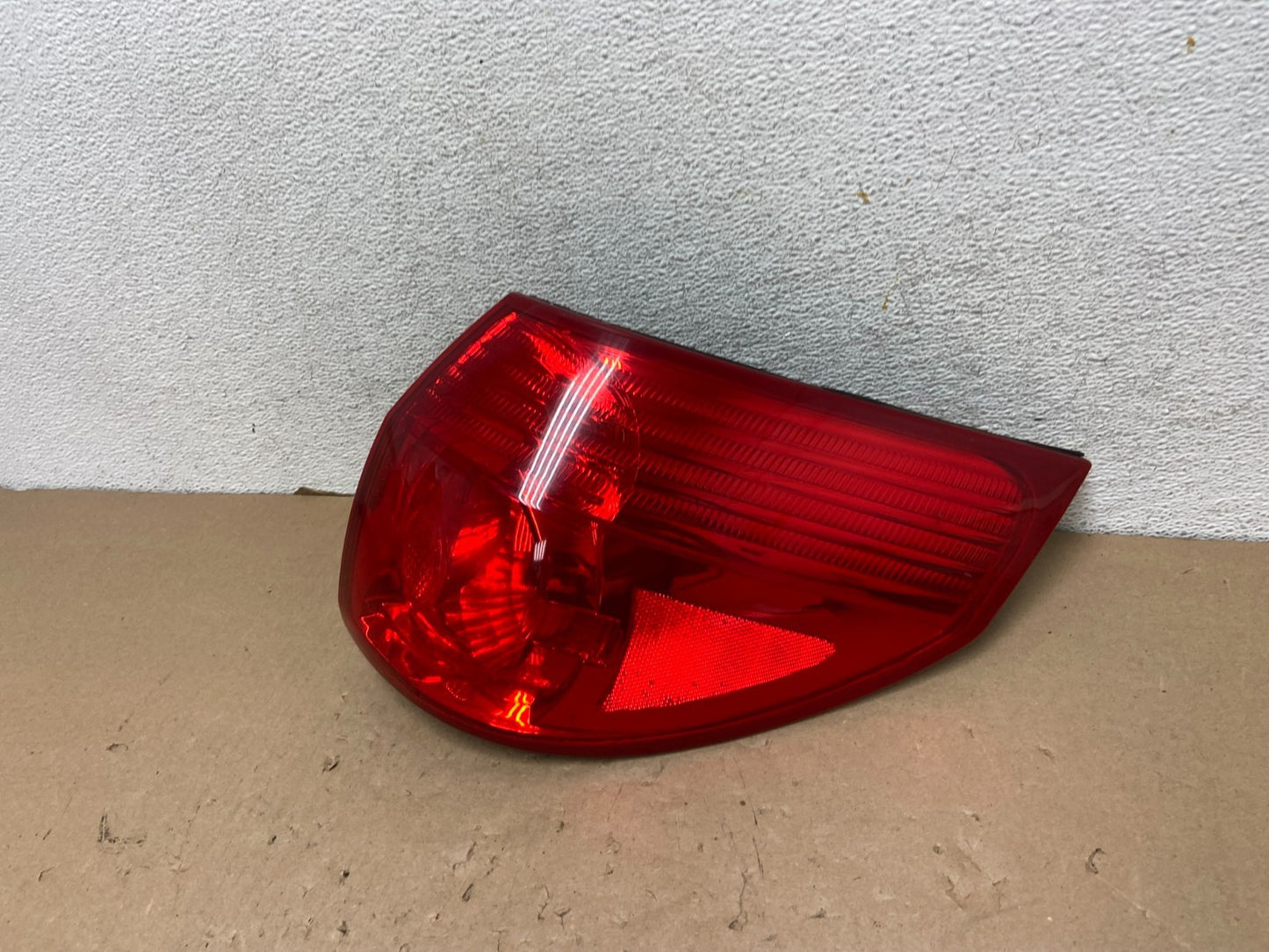 2006 - 2010 Toyota Sienna Right Passenger Side Tail Light AG4199 LK1