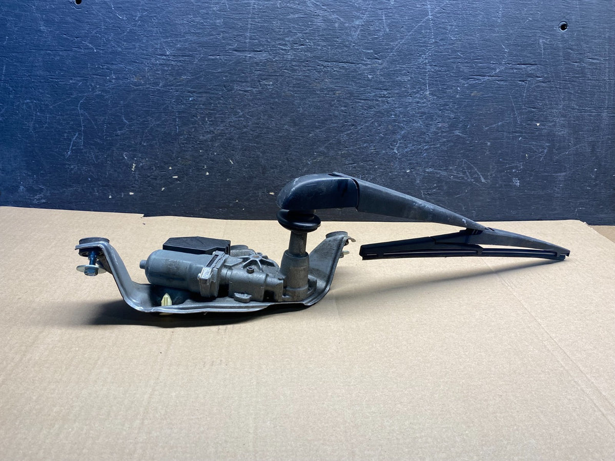 2012 to 2017 Toyota Prius V Rear Wiper Windshield Motor ah4669 DG3