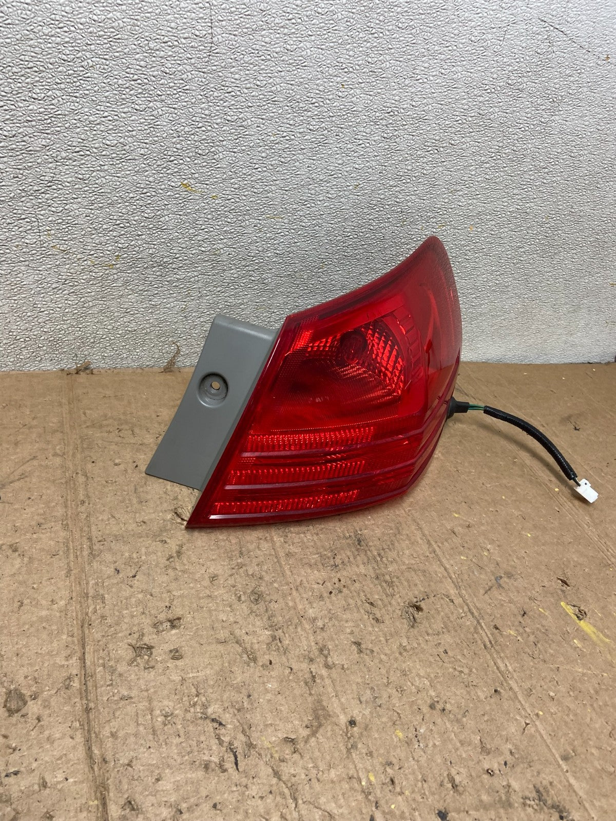 2008 to 2015 Nissan Rogue Right Passenger Rh Side Tail Light Oem AA43872