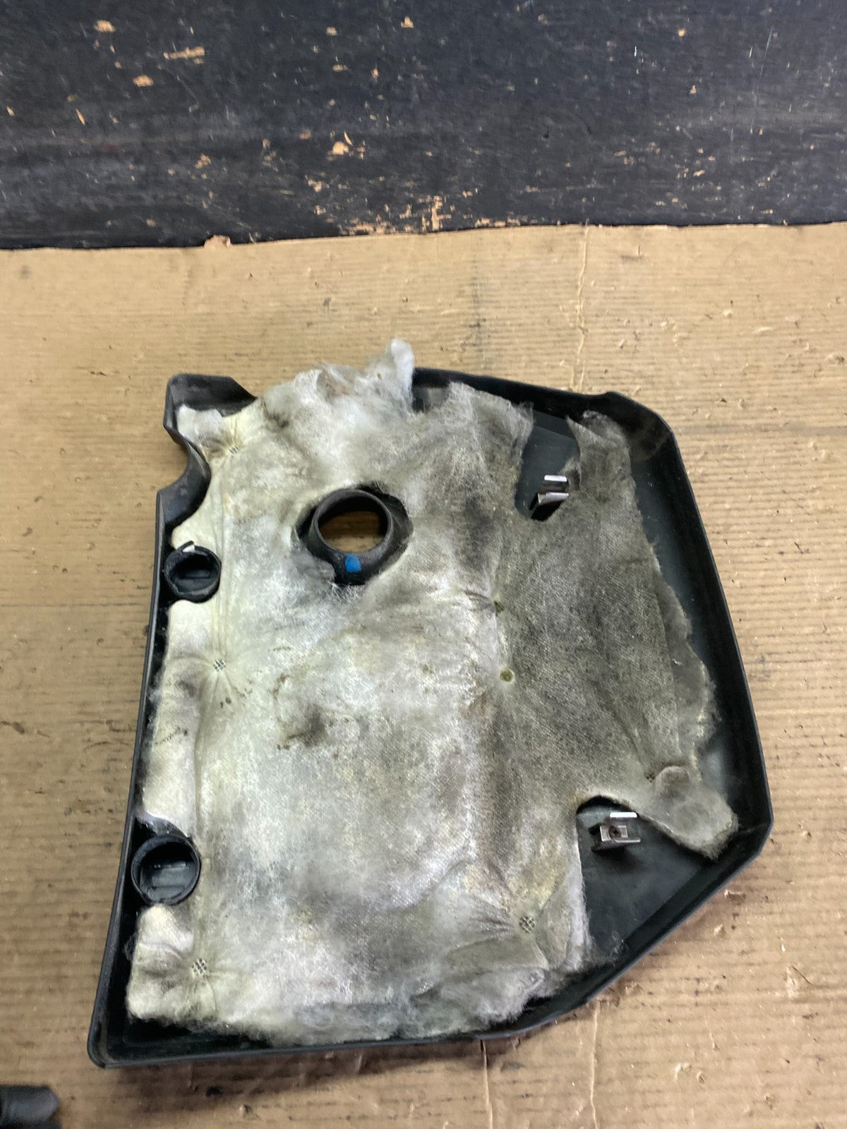 2004 to 2009 Mazda 3 DOHC 16 VALVE Engine Shield Top Cover Oem R5096 DG6