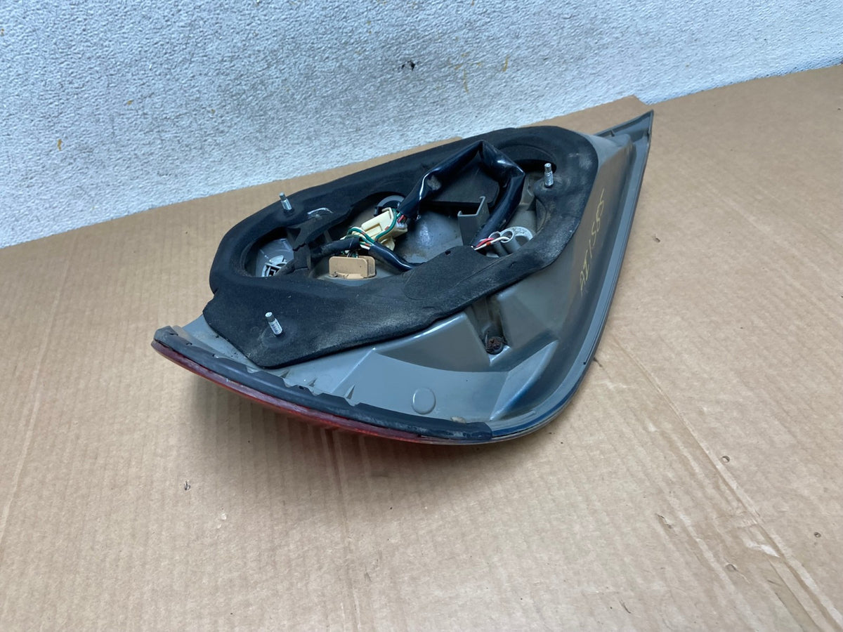 2005 to 2006 Toyota Camry Tail Light Right Passenger Side AI5685 LK4