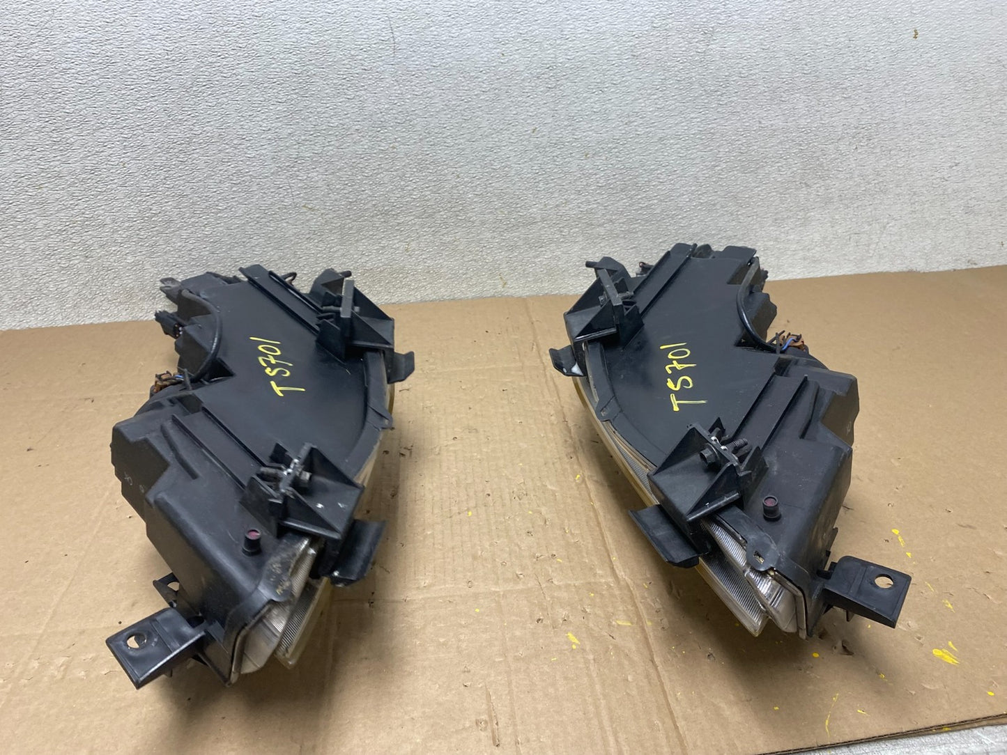 2010-2013 Mazda 3 Halogen Left+Right Side Headlights T5701 DW13