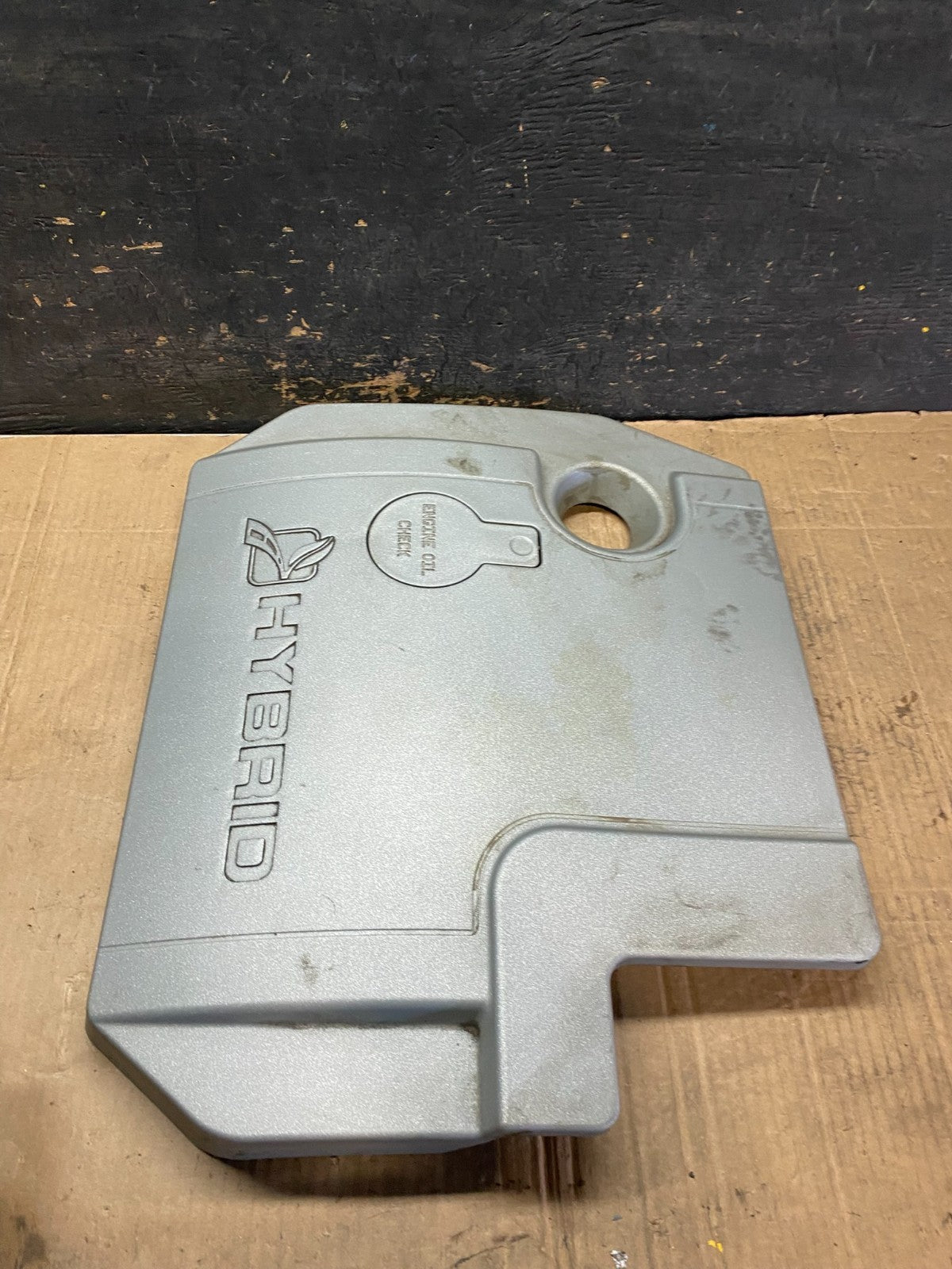 2005 to 2008 Ford Escape Hybrid Engine Motor Cover T4039 DG2