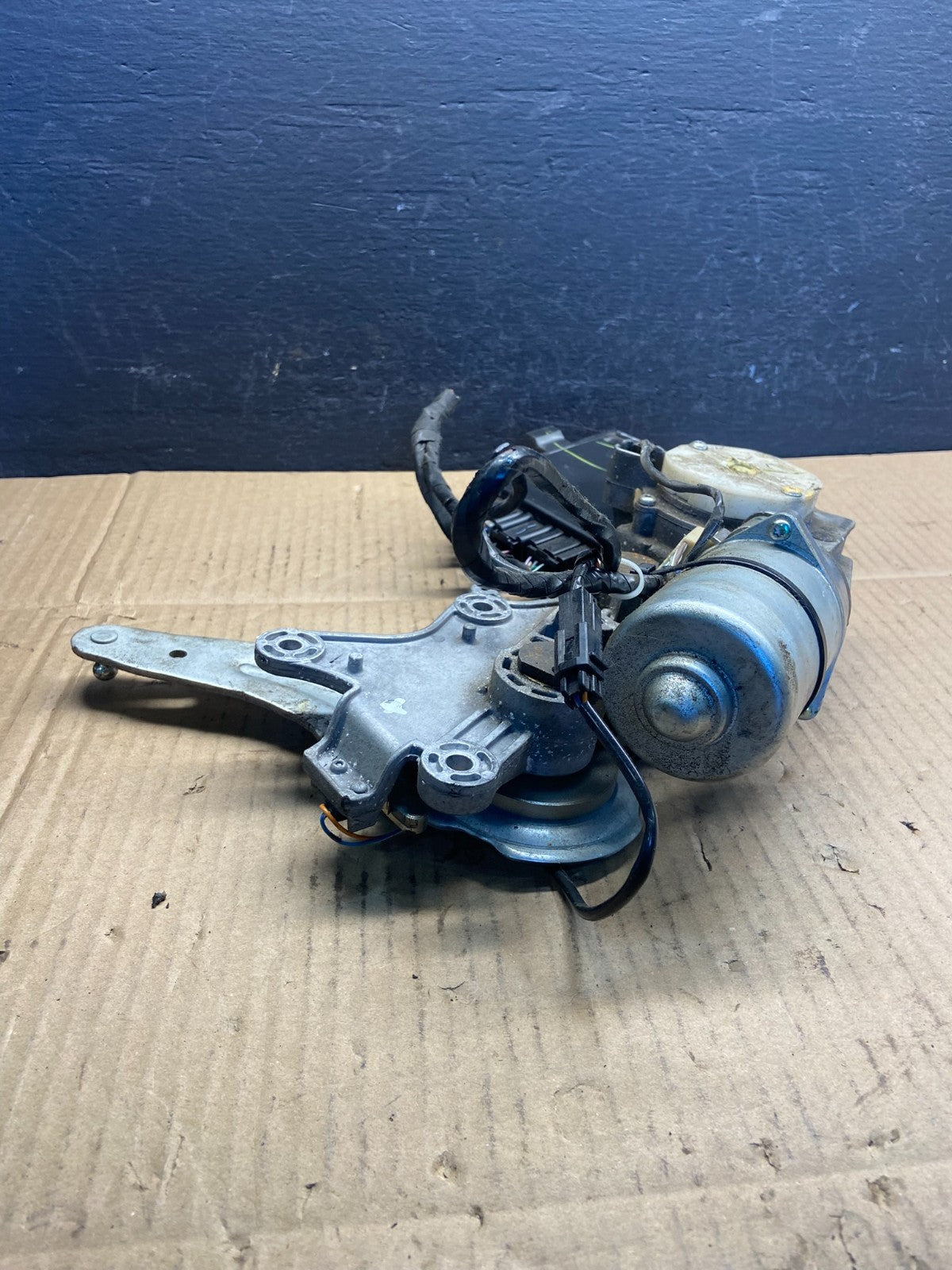 2009-2012 GMC Acadia Power Motor Liftgate Tailgate Control Module AD2982 DG2