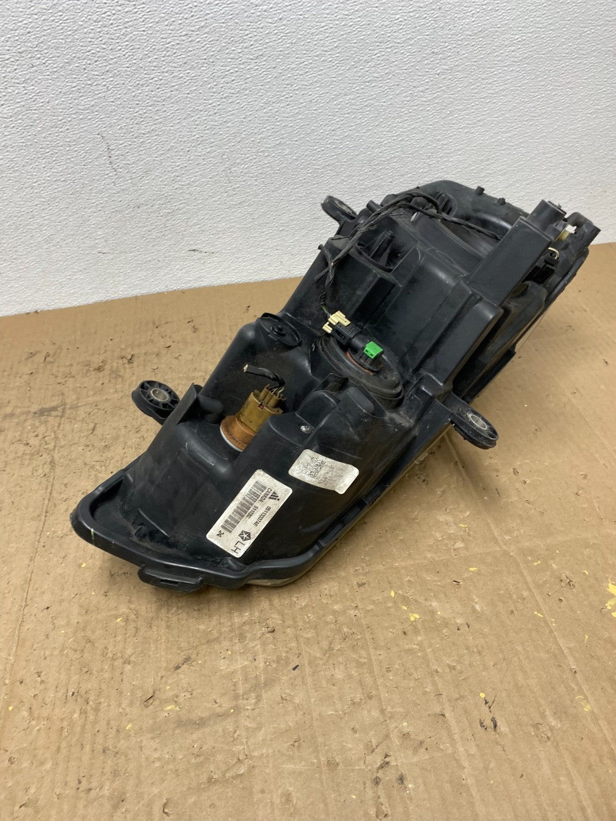 2008 to 2016 Chrysler Town and Country Left Driver Lh Side Headlight AC0168 DW5