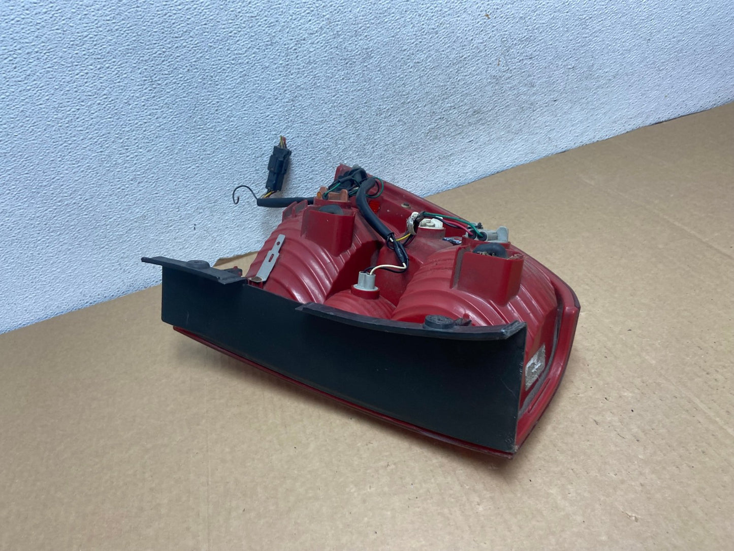 2005 to 2007 Kia Sportage Right Passenger Side RH Side Tail Light AG1975 LK5