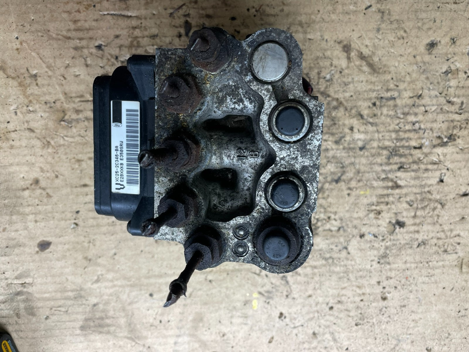 1999 - 2001 Ford E350 Van  ABS Anti Lock Brake Pump Module Oem o8582 DG4