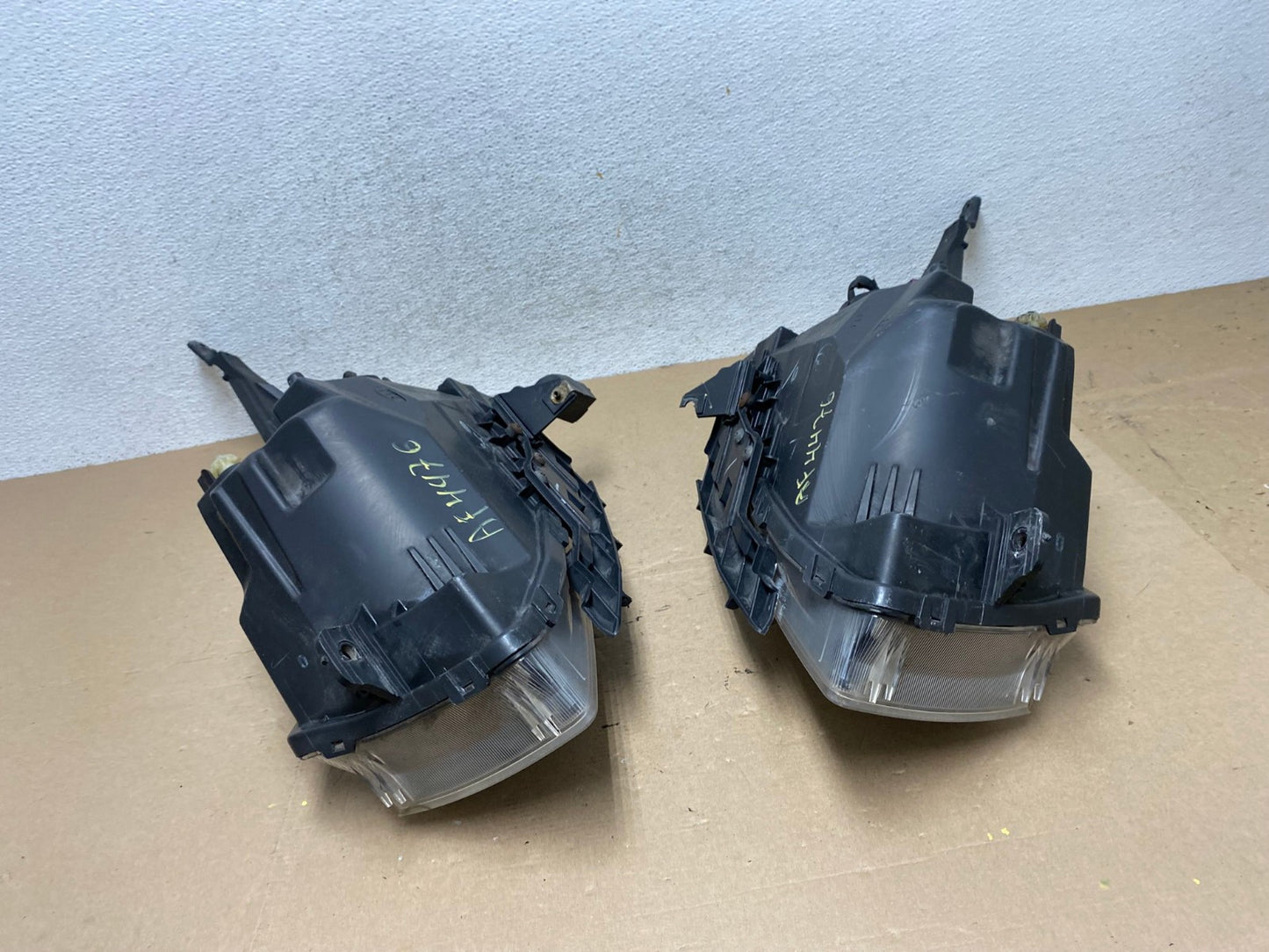 2011 to 2015 Chevrolet Cruze Halogen Left+Right Set Headlights AF4476 LK10