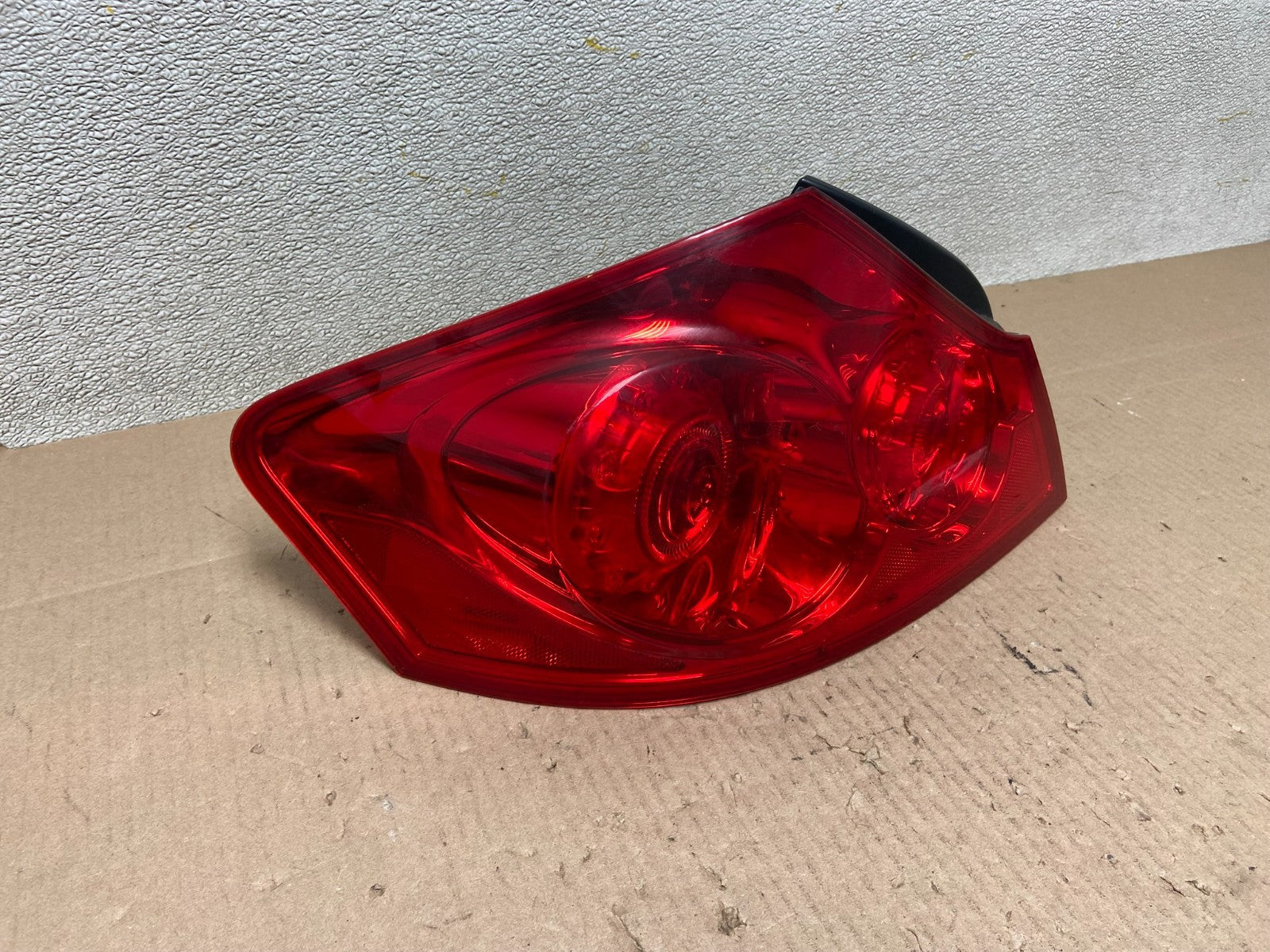 2007 to 2013 Infiniti G35 G37 Sedan Left Driver LH Side Tail Light Oem Z6095 DW2