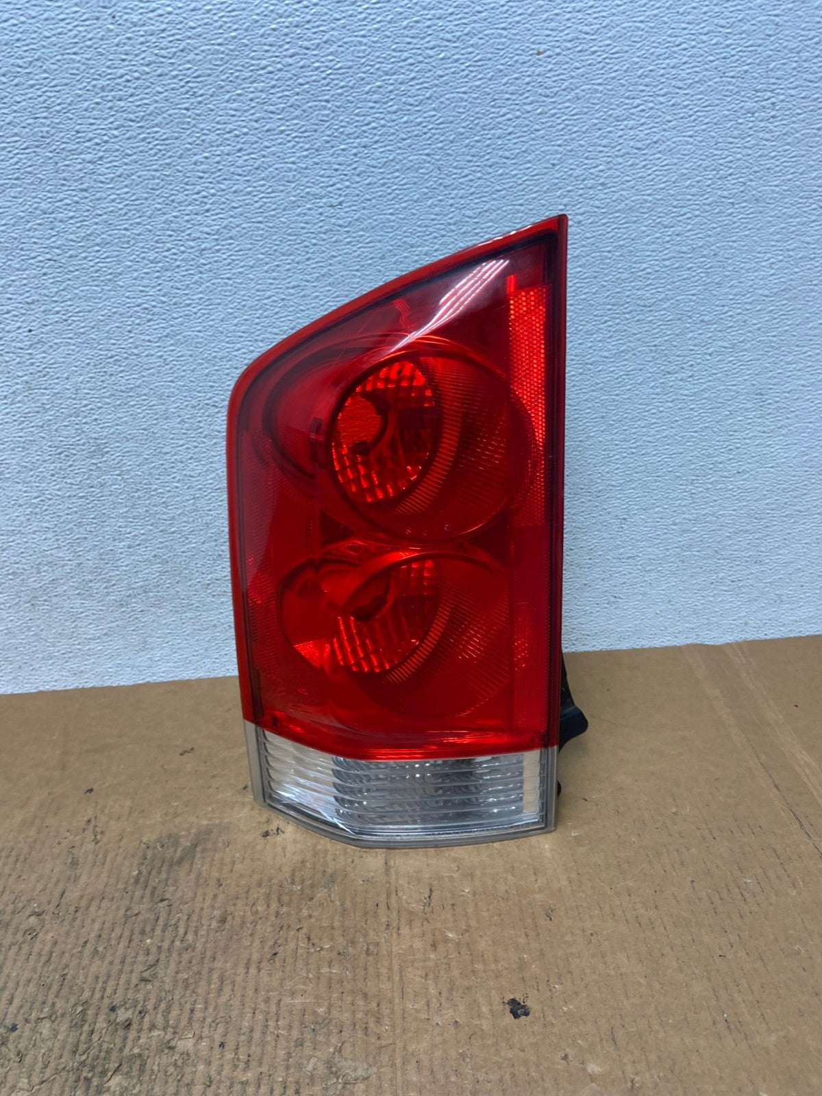 2005 to 2015 Nissan Armada Left Driver Lh Side Tail Light AE2650 LK0