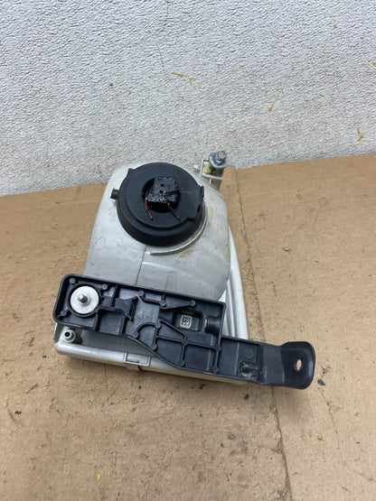 2001 2002 2003 Toyota Sienna Right Passenger Rh Side Headlight Halogen P9864 DW7