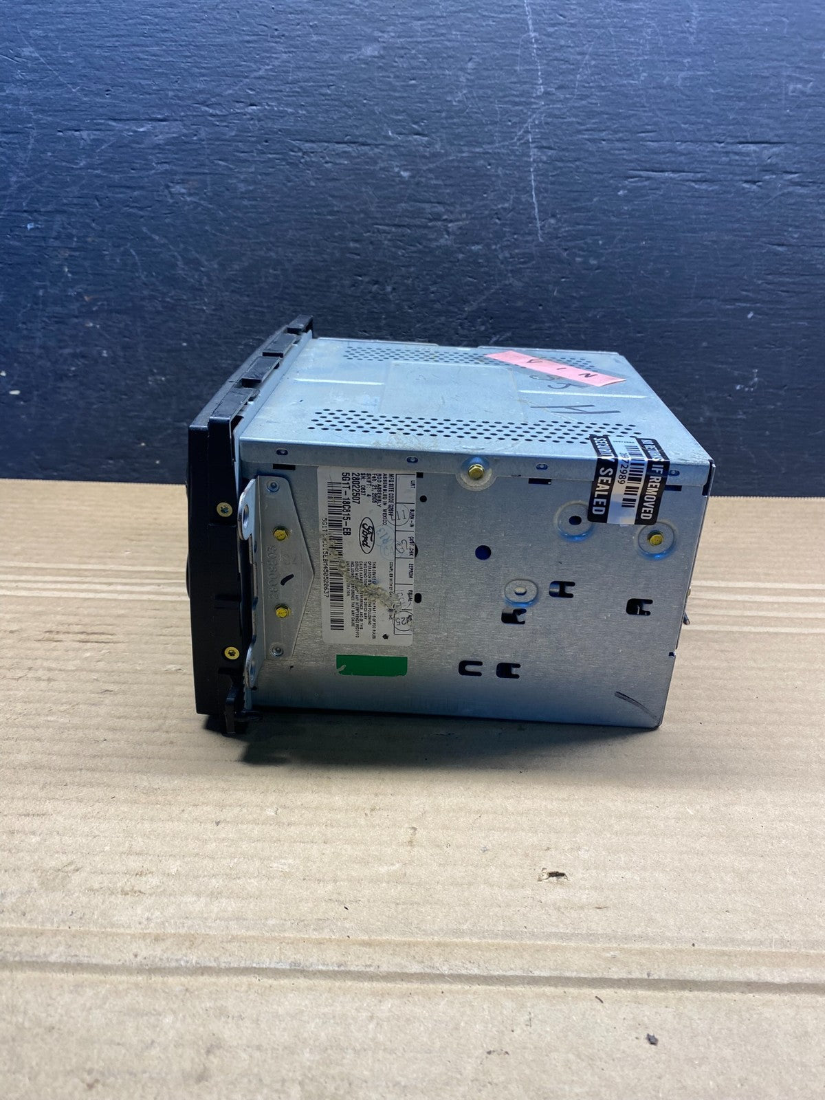 2005 to 2007 Ford Five Hundred Montego Radio CD Player AE4756 DW1
