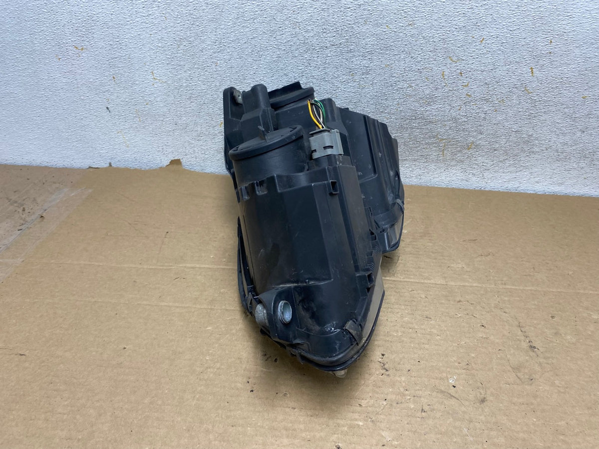 2008 to 2011 Mercedes Benz C-CLASS Right Passenger Side Headlight AH8059 LK5