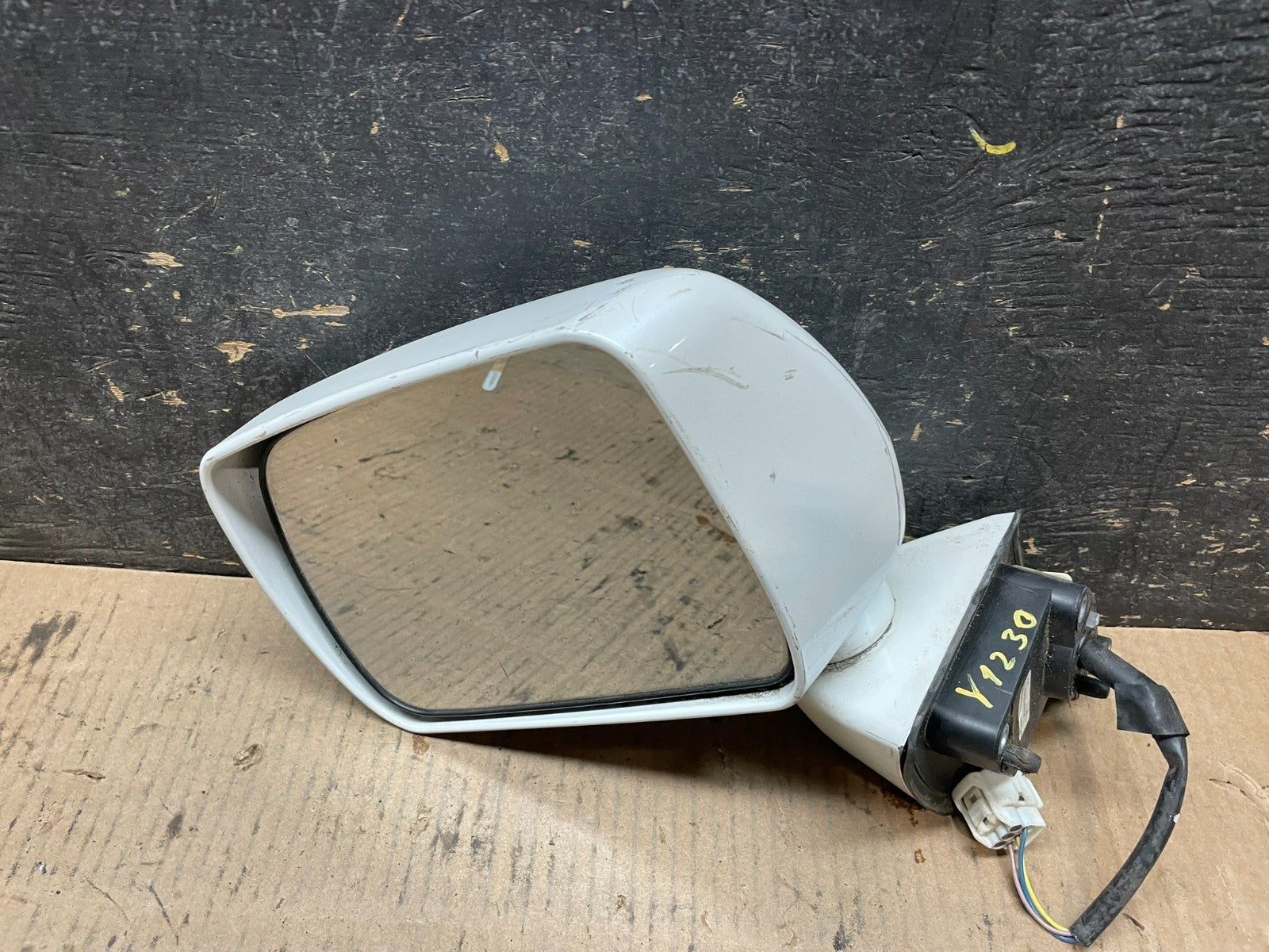 2004 - 2009 Mitsubishi Endeavor Left Driver LH Door View Mirror Y1230 MS1