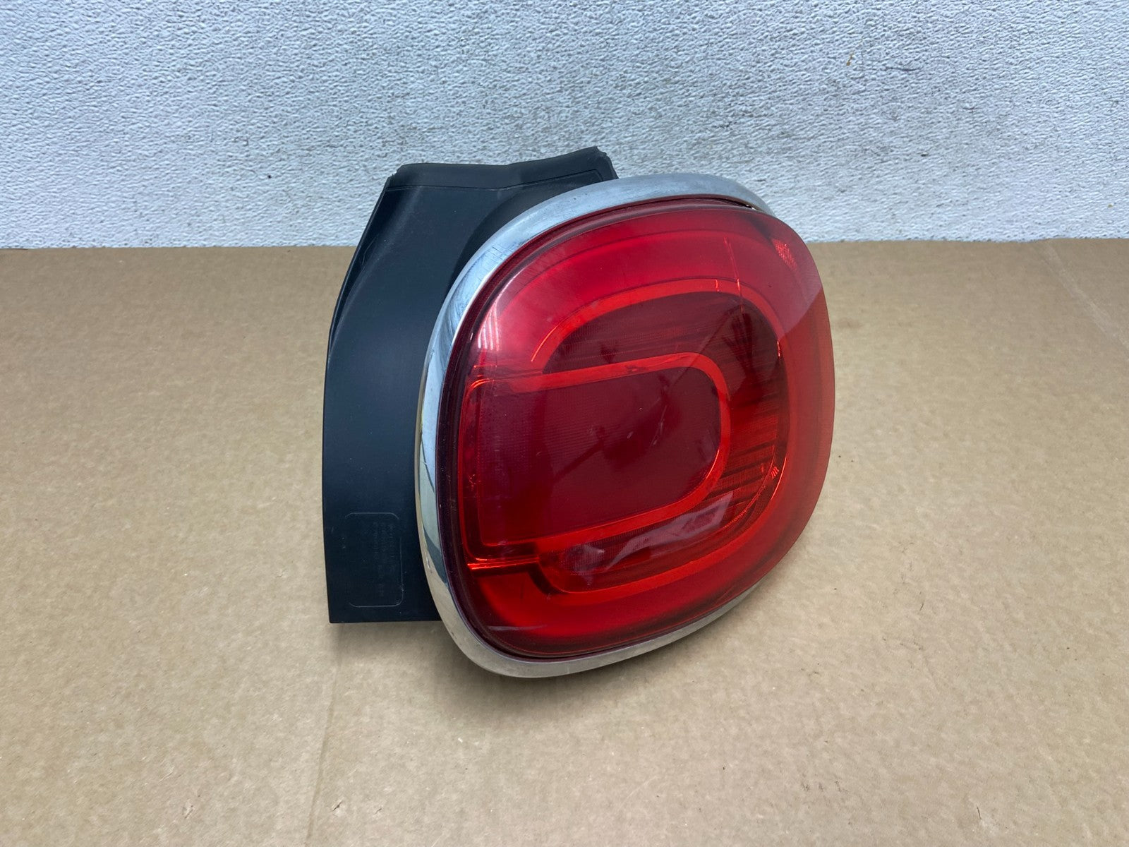 2014 to 2017 Fiat 500L Right Passenger RH Side Tail Light af9488 DG2
