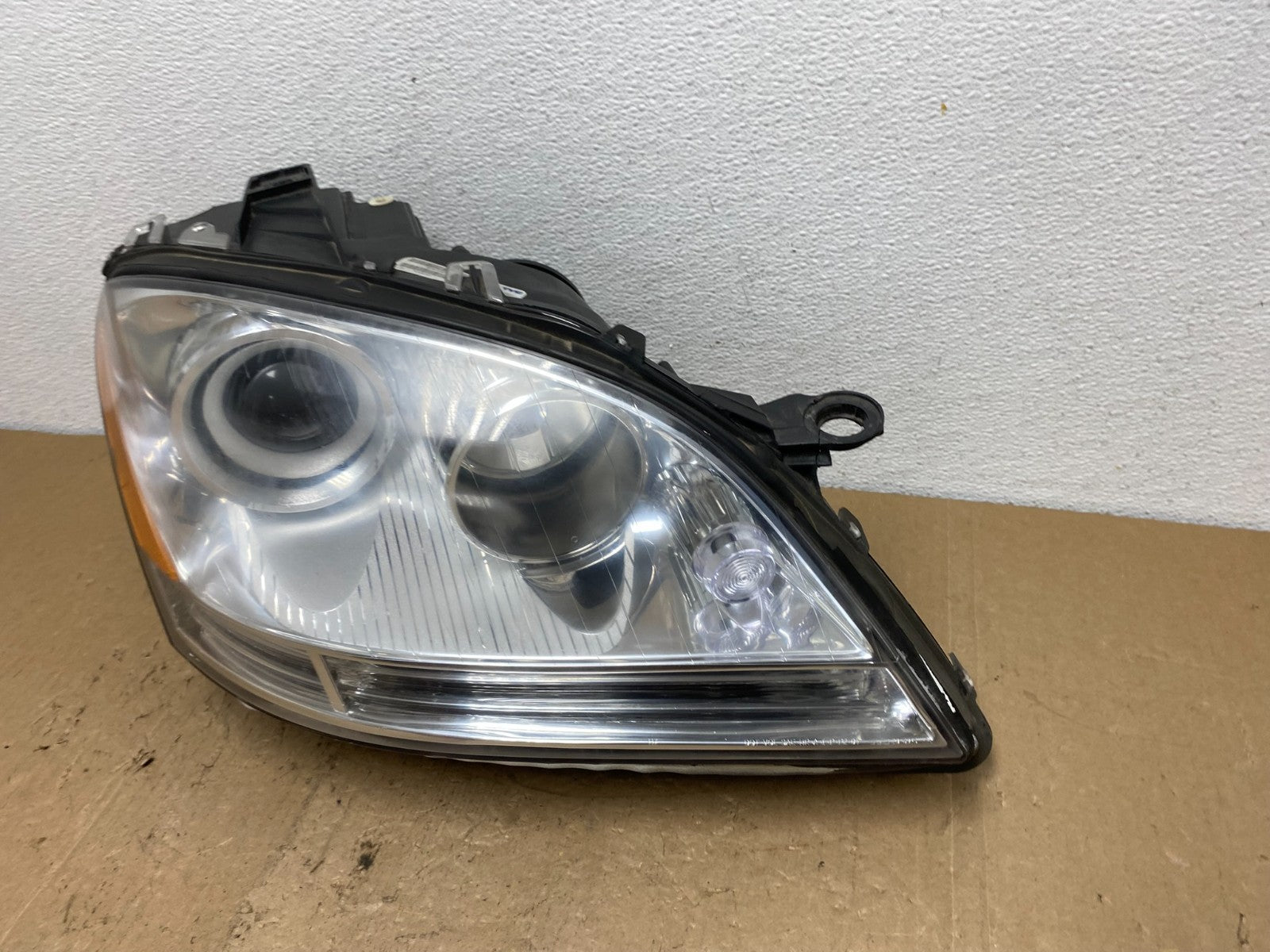 Halogen 2006-2009 Mercedes-Benz ML Class Right Passenger Headlight AC6005 DW1