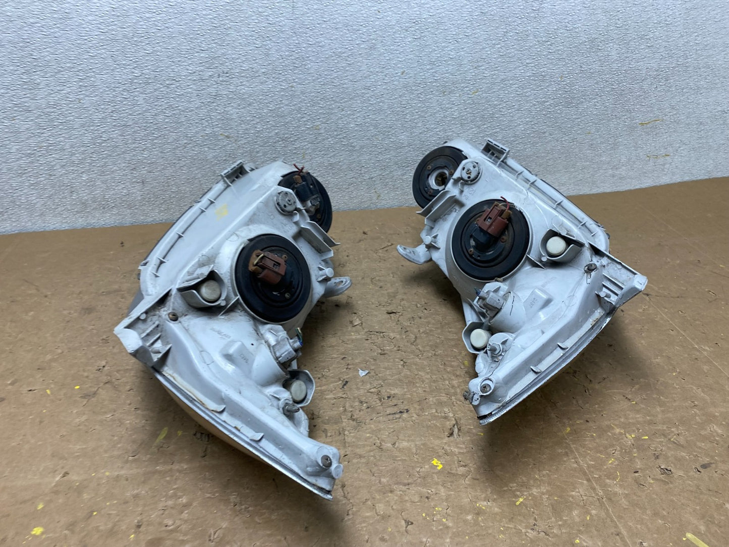 2002 2003 2004 Toyota Camry Left+Right Set Side Halogen Headlights V8292 DW14
