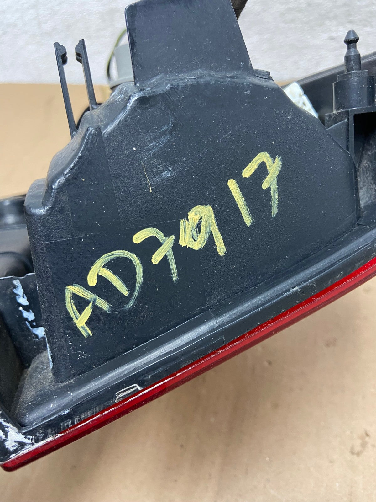 2005 to 2012 Nissan Pathfinder Tail light Left Driver Lh Side AD7917 LK7