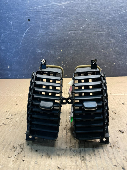 2005-2009 Nissan Xterra Center Left+Right Side Air Vent u2221 DG0