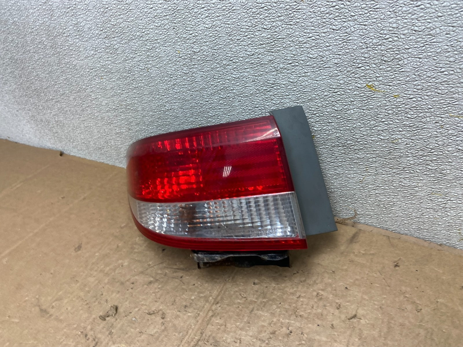 2003 to 2004 Honda Accord Sedan Left Driver Lh Side Tail light AA4083 DW1