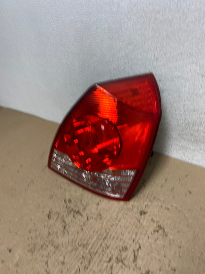 2004 2005 2006 Hyundai Elantra Sedan Right Passenger Tail Light AF2947 LK1