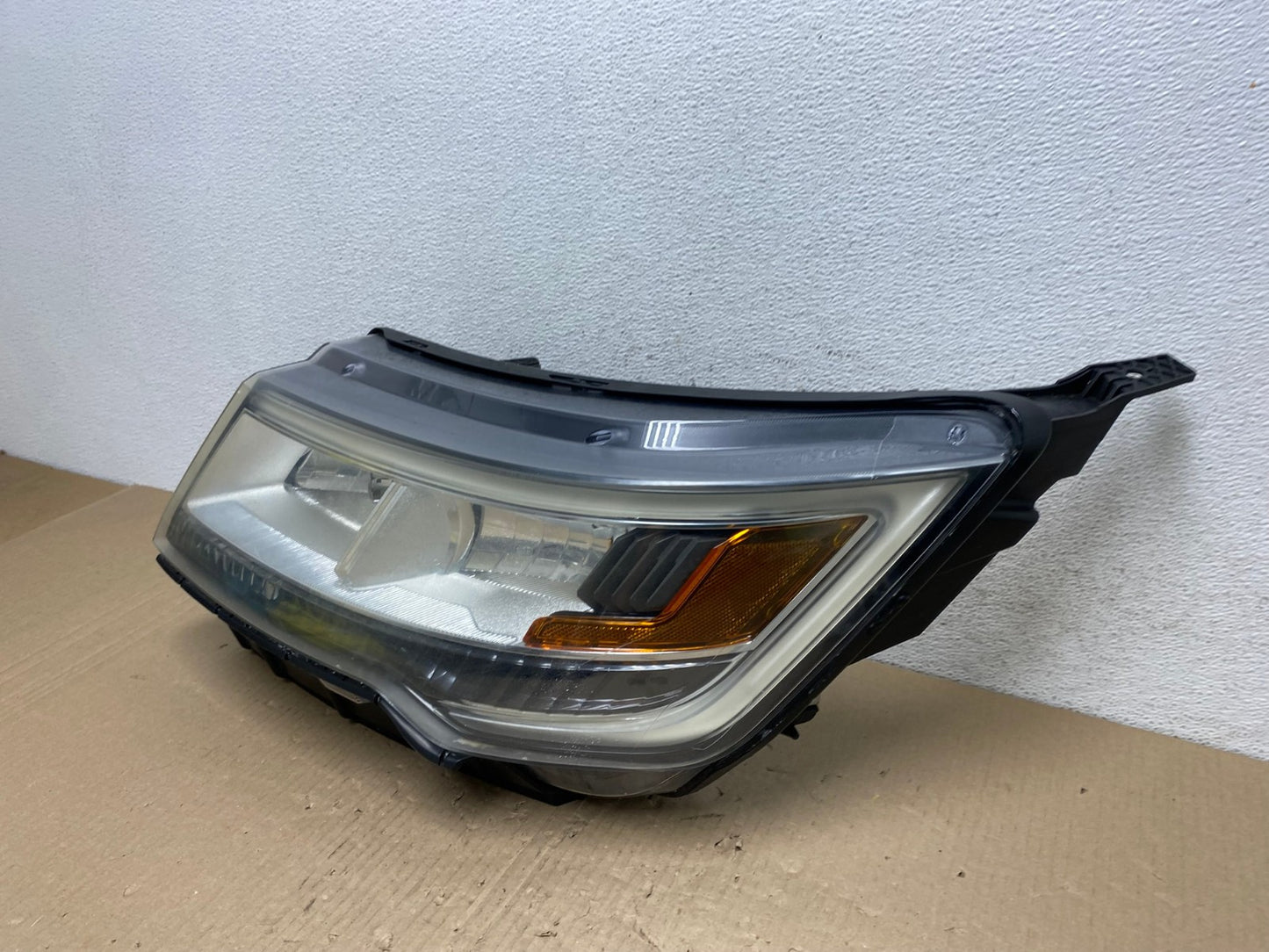 2016-2019 Ford Explorer Left Driver Led Headlight W/Module AE9680 LK1