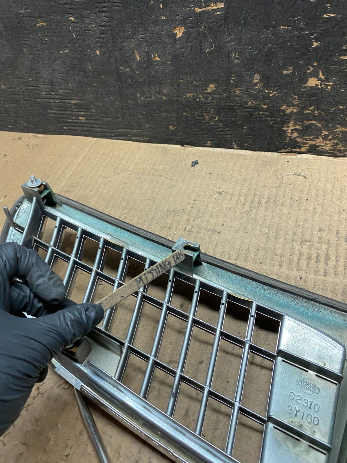 2000 to 2001 Infiniti i30 Front Upper Grill Grille OEM OEM u6421 DG11