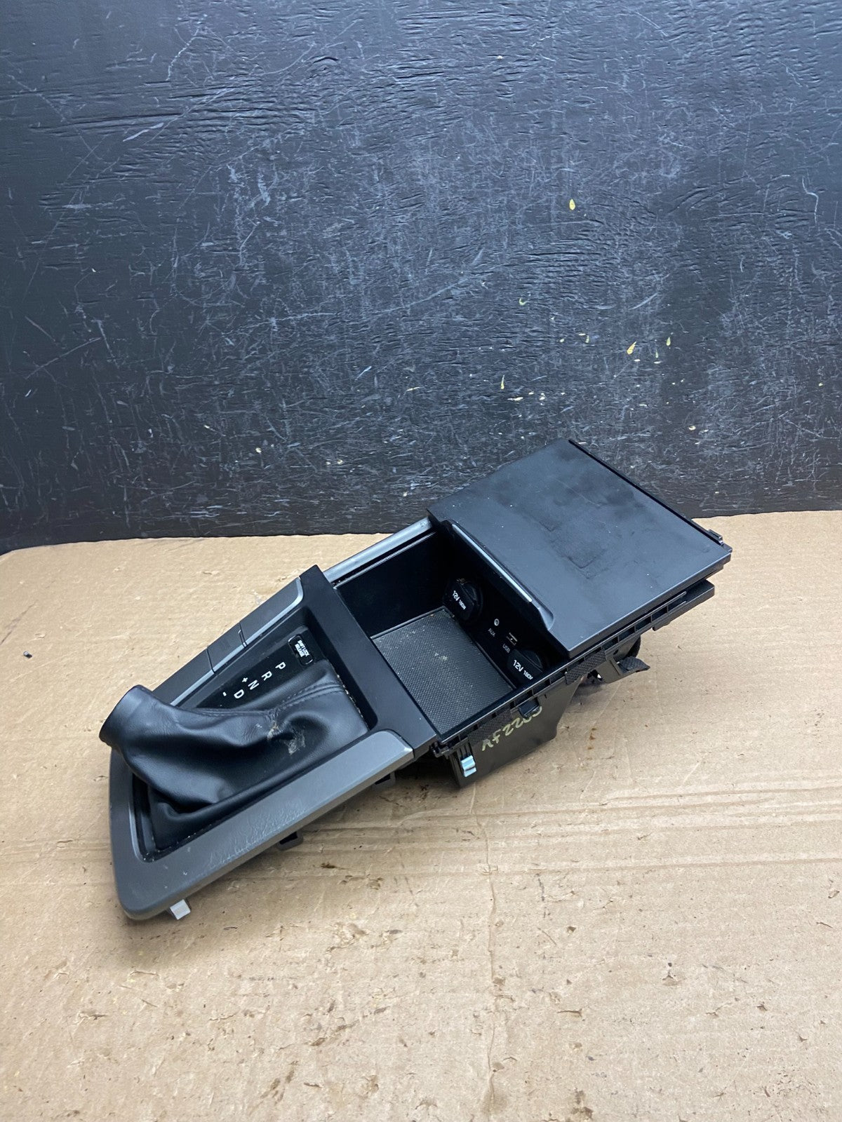 2017 - 2018 Hyundai Elantra Shifter Bezel Center Console Storage AF2260 DG5