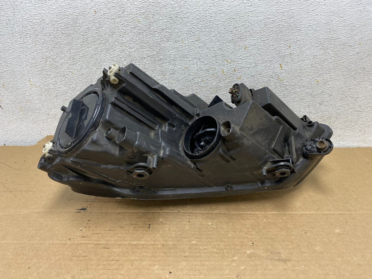 2011 to 2014 Volkswagen Jetta Right Passenger RH Headlight Halogen AH7831 DW4