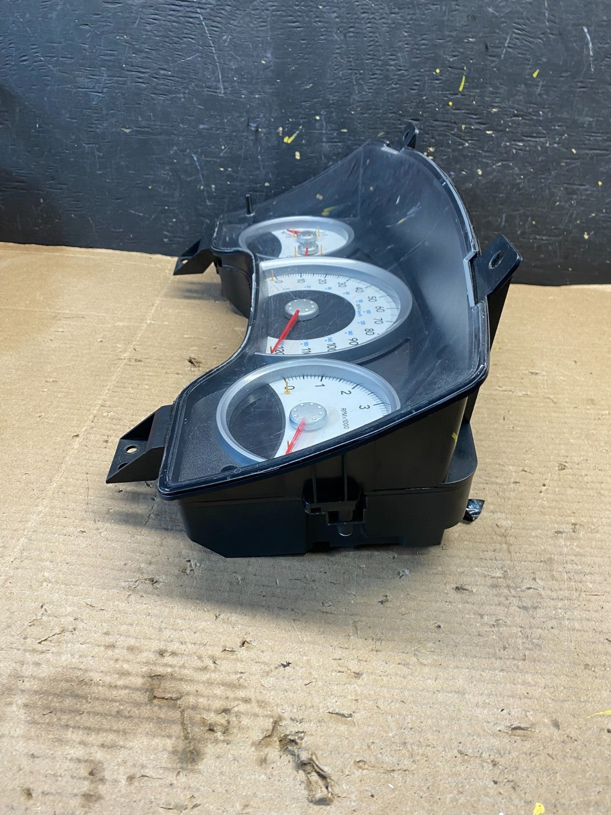 2005 Dodge Durango Speedometer Instrument Cluster Gauge OEM R2879 DG3