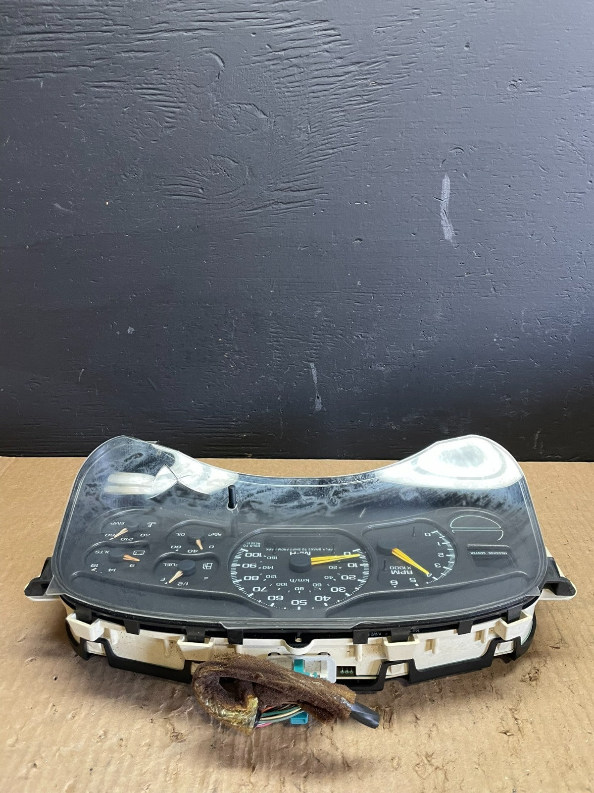 2002 GMC Yukon Speedometer Cluster Gauge Oem AB7528 DG4