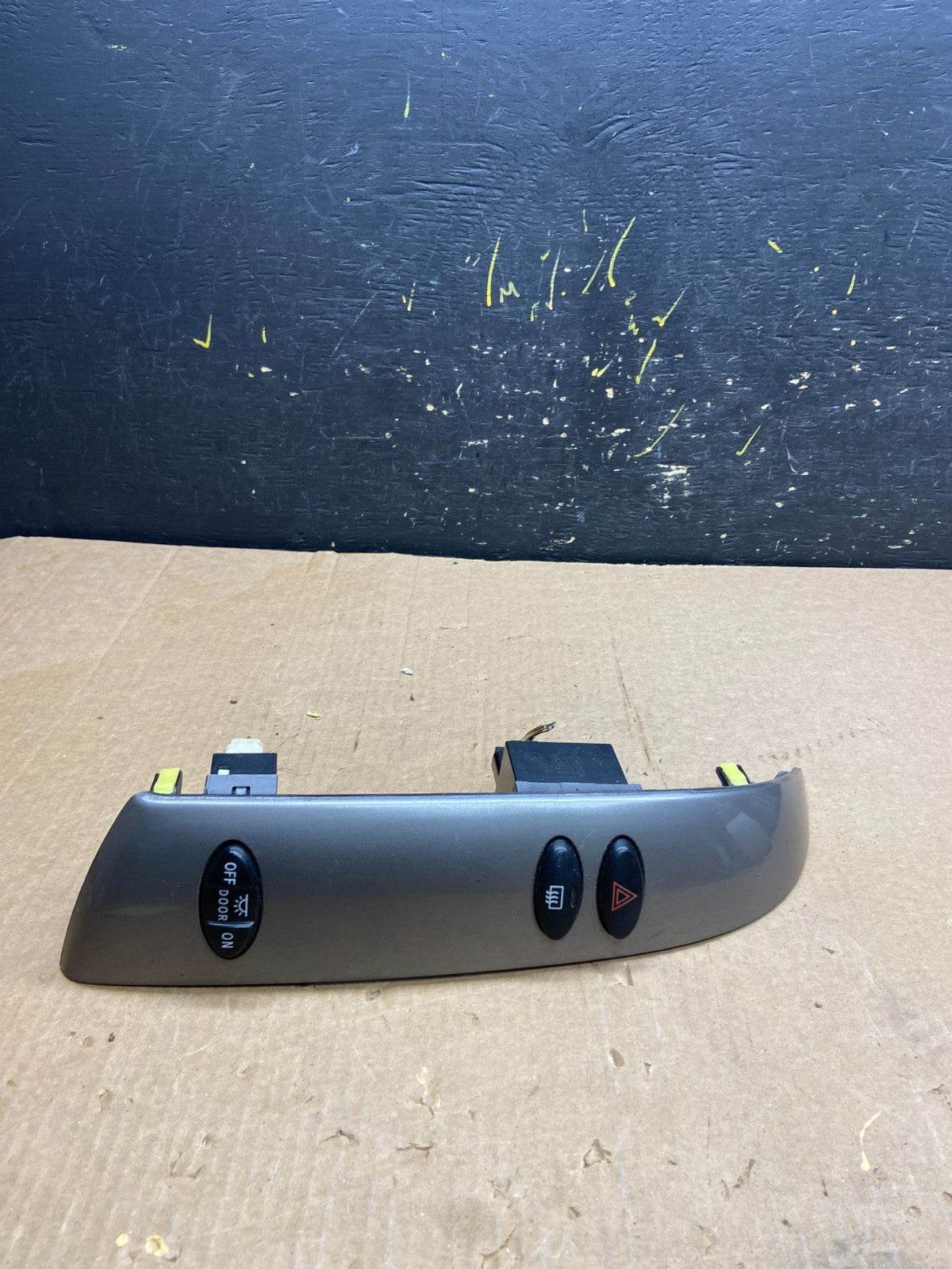 2004 to 2010 Toyota Sienna Left Side Climate Switches Bezel Trim OEM Z4131 DG0