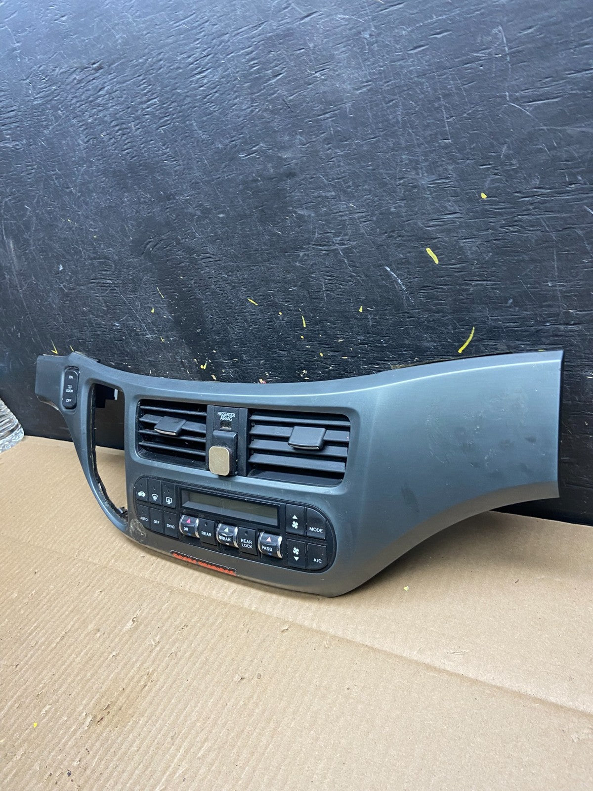 2005 to 2010 Honda Odyssey Radio Climate Control Dash Trim Bezel U6036 DG2